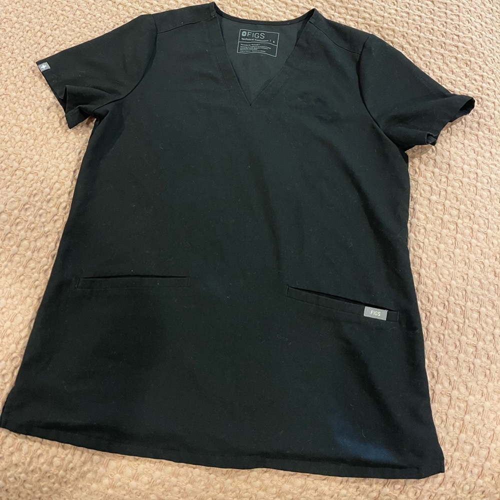 Figs scrub top